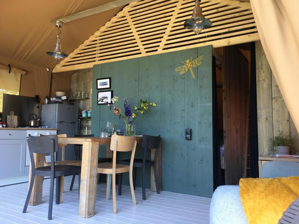 Glamping Aan De Plas 빈케빈 외부 사진