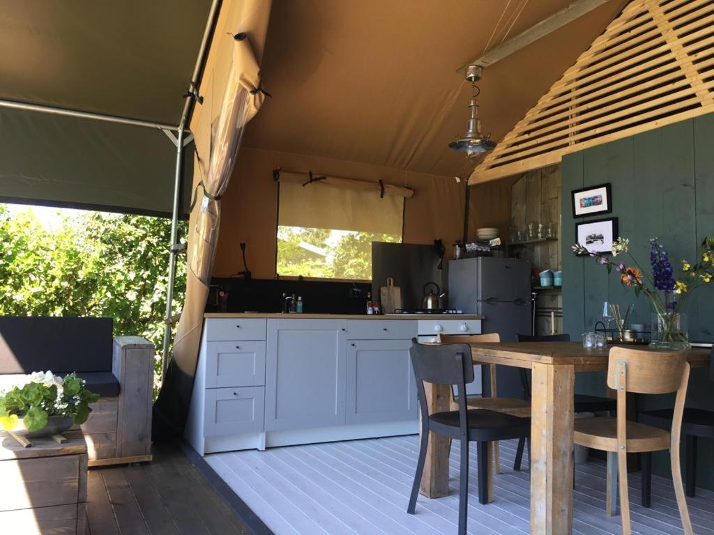 Glamping Aan De Plas 빈케빈 외부 사진